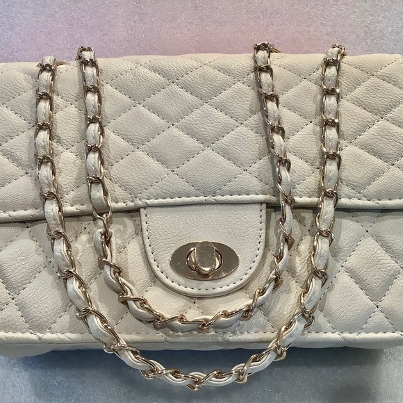 Vintage Faux Leather Quilted Handbag Gold Metal Chain Strap - Picture 1 of 6
